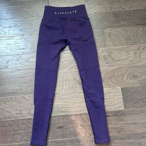 Alphalete Revival Leggings. Size small.